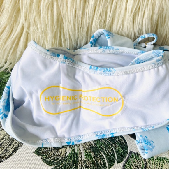 Faithfull The Brand Size XS / 6 Amalfi One Piece Rocha Floral BNWT RRP $189 - Picture 9 of 9